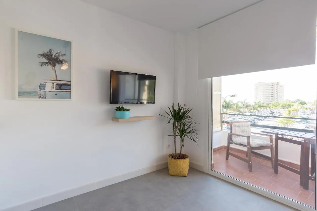 טורמולינוס Malagasuite Deluxe&Pool